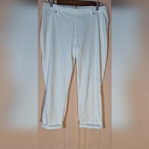 TIME And TRU White Cropped Pants